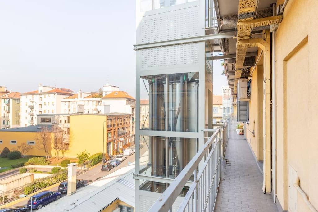 Modern Apartment In Milano Centrale Next To Metro M5 - Sarca 73 Buitenkant foto