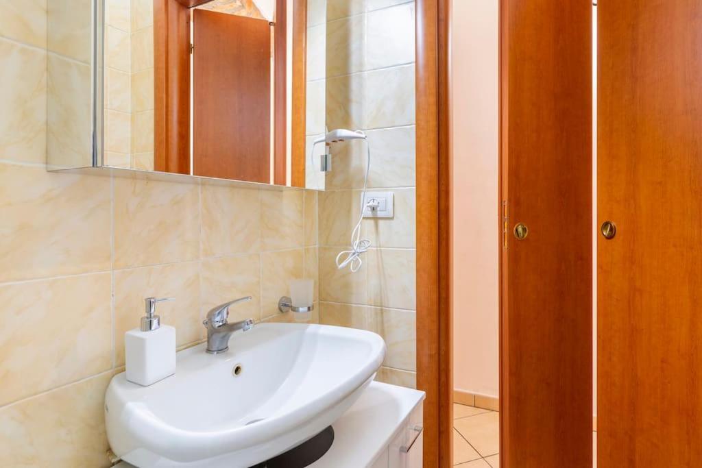 Modern Apartment In Milano Centrale Next To Metro M5 - Sarca 73 Buitenkant foto